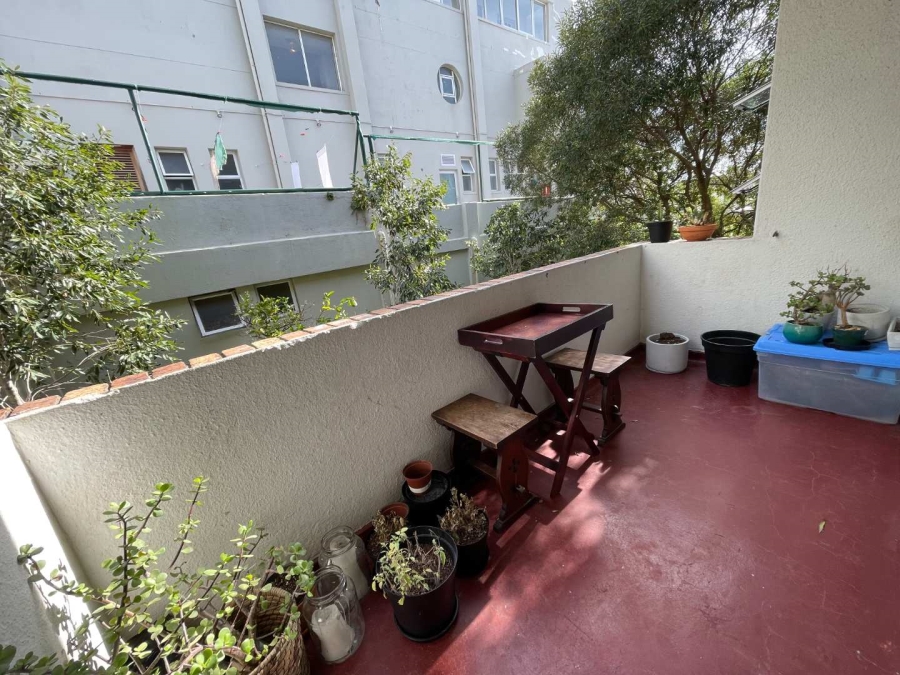 To Let 2 Bedroom Property for Rent in Gardens Western Cape